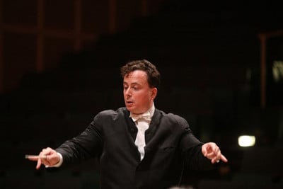 Wisconsin Philharmonic: An Old World Christmas